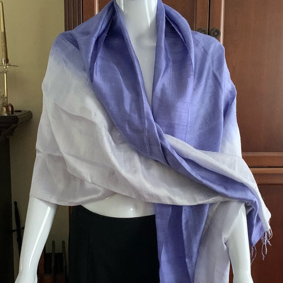 Beautiful 100% silk violet ombre gradient shawl - Picture 2 of 3